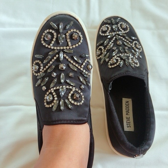 Steve madden, slip on shoes. Excellent condition. - Picture 7 of 9